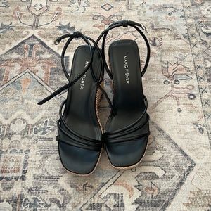 Marc Fisher sandal wedges sz 8 like new